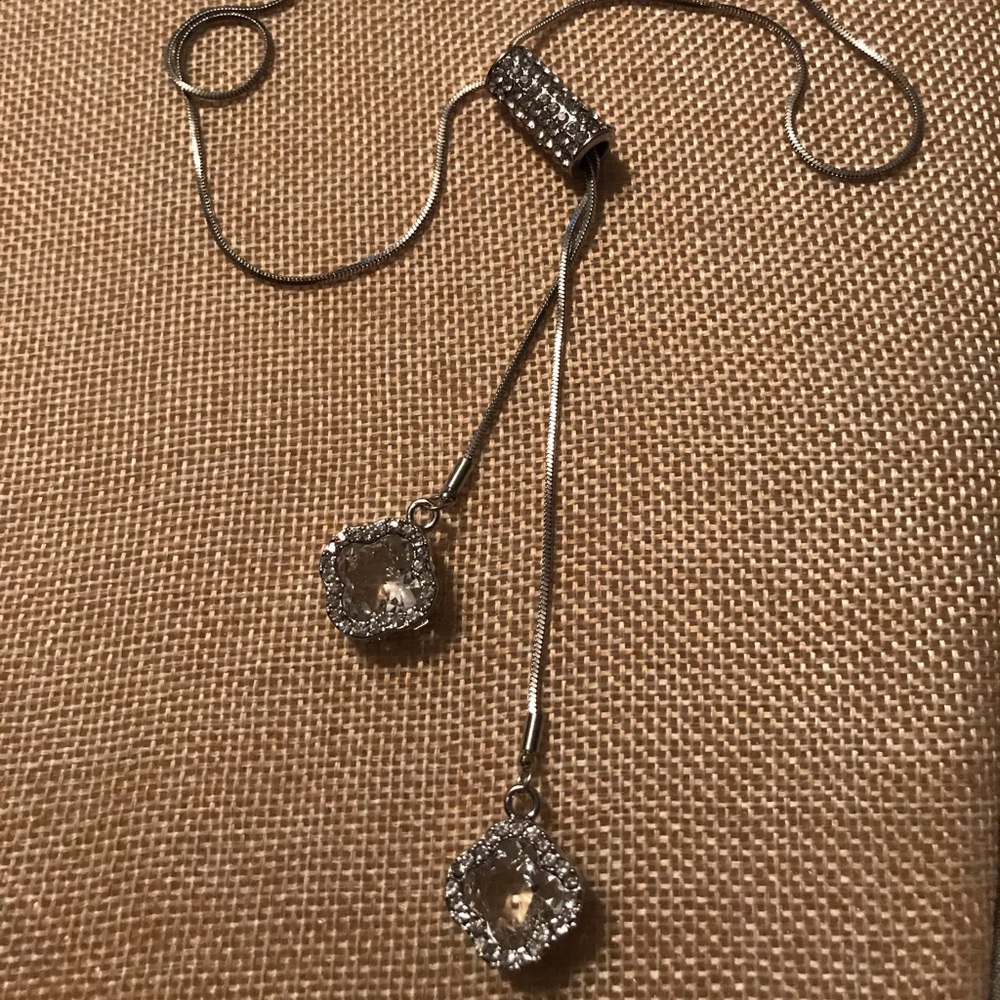 Beautiful adjustable crystal clover necklace